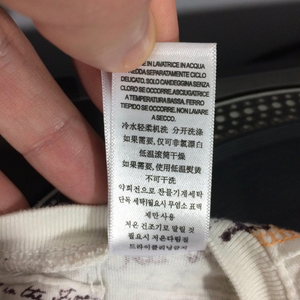 Guess Baby 12M Graphic Vneck Short Sleeve Tshirt - Picture 6 of 8